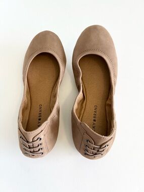 Lucky Brand Echo2 tan leather ballet flats Size 9 Neutral Minimalist Lace up